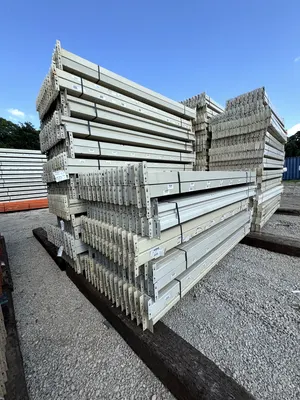 Beige color, Large step, universal clip load beam
3000 Lbs capacity per pair